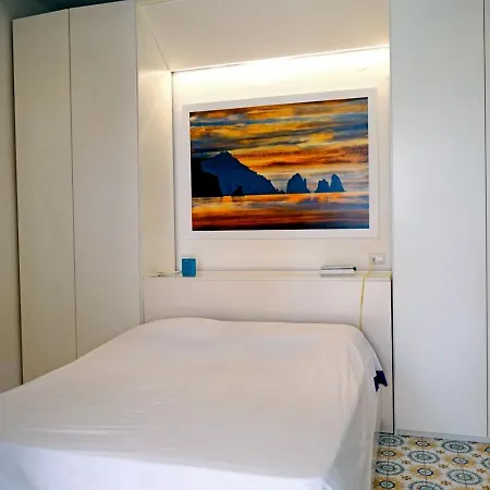 Villa Elegant Capri Retreat With Garden And Sea Access Capri
