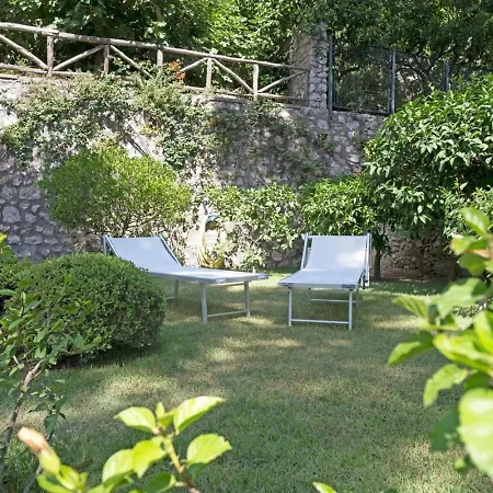 Elegant Capri Retreat With Garden And Sea Access Villa *
