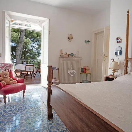 Villa Elegant Capri Retreat With Garden And Sea Access