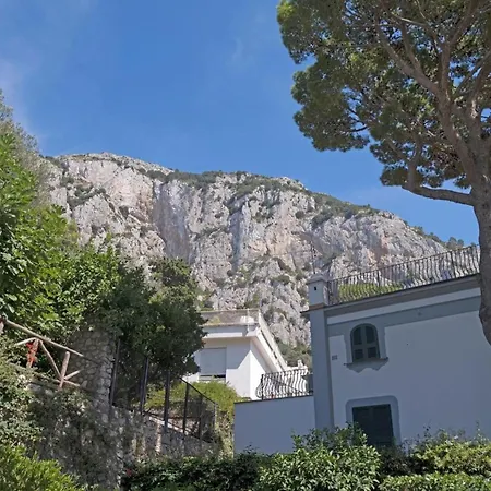 Elegant Capri Retreat With Garden And Sea Access Capri