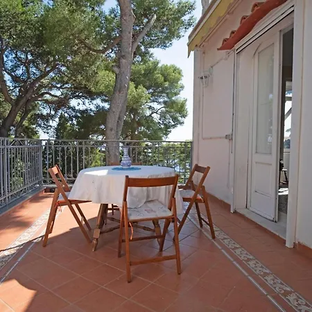 Elegant Capri Retreat With Garden And Sea Access *