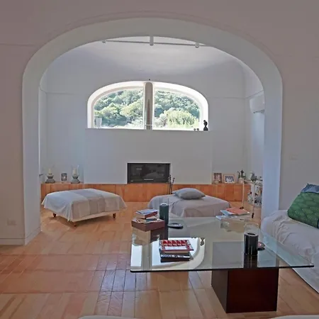 Elegant Capri Retreat With Garden And Sea Access Villa *