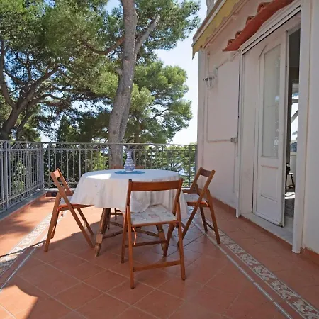 Villa Elegant Capri Retreat With Garden And Sea Access